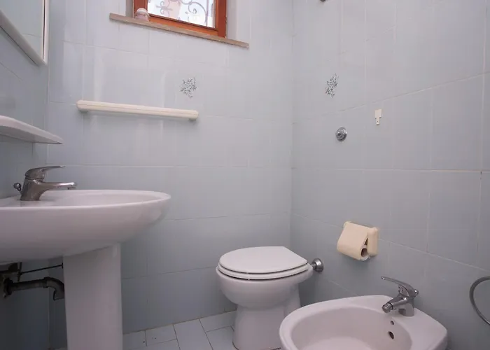 Appartamentino A Marcelli, Con Terrazzo E Posto Auto - M291